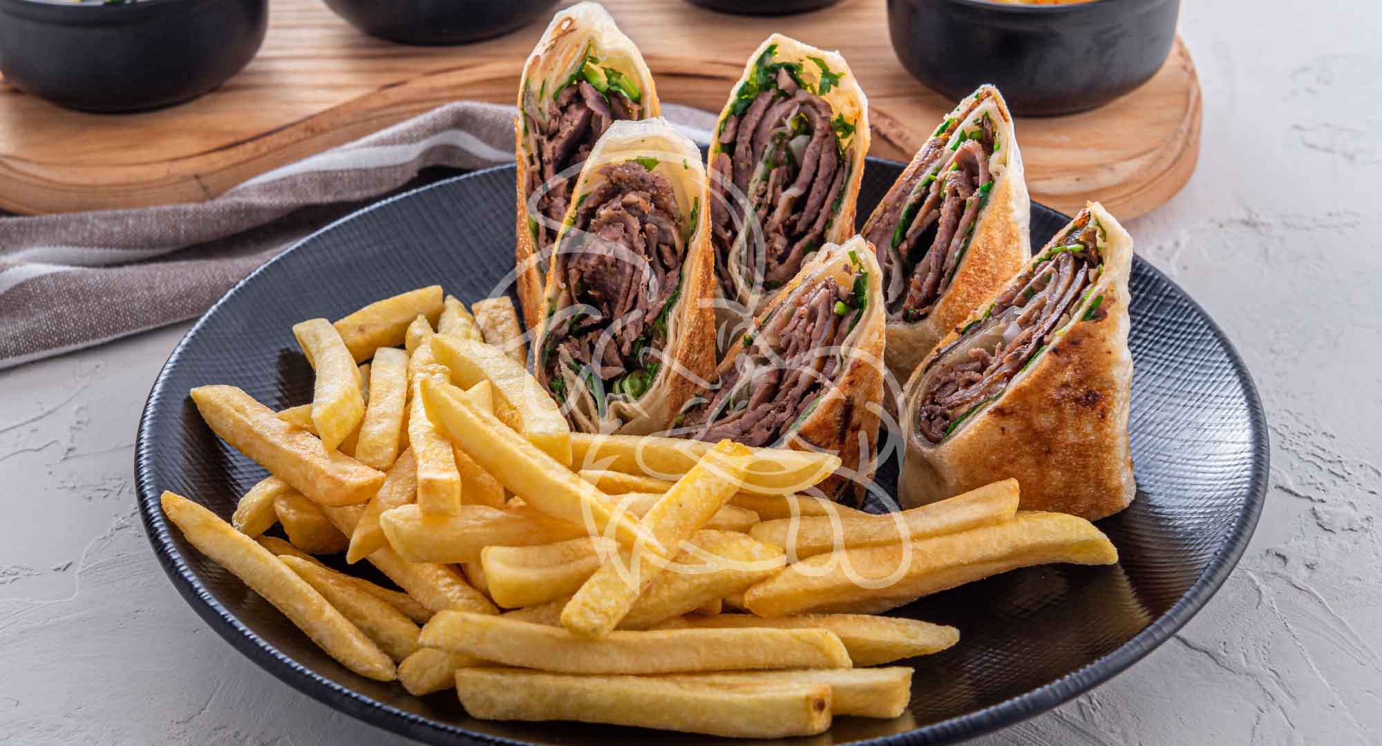 Why Shawerman is Dubai’s Best for Meat Shawarma Rolls?
